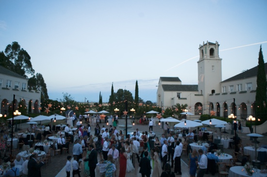 blue-gold-and-peach-romance-wedding