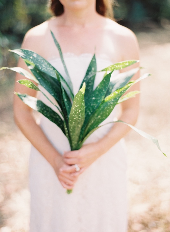 casual-green-and-gold-wedding