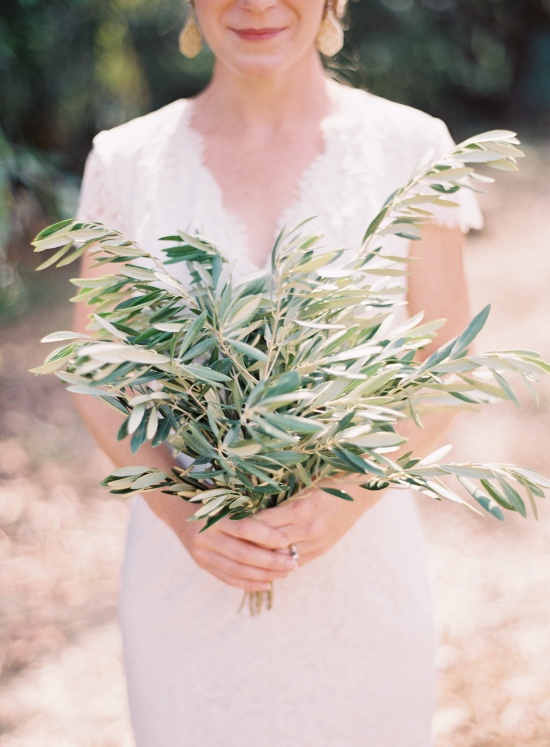 casual-green-and-gold-wedding