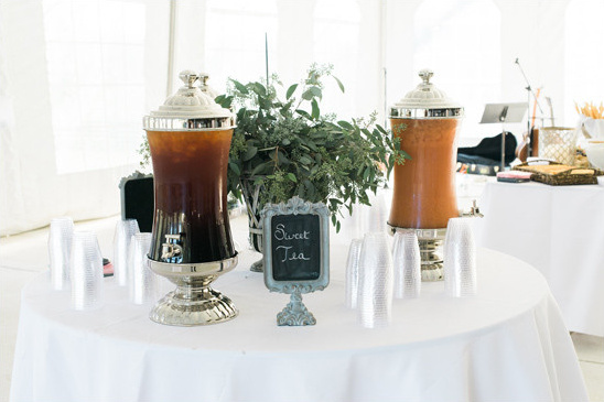 sweet tea station @weddingchicks