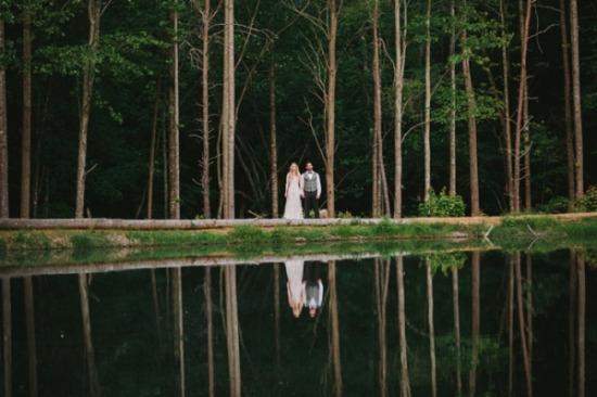 laid-back-purple-and-white-wedding