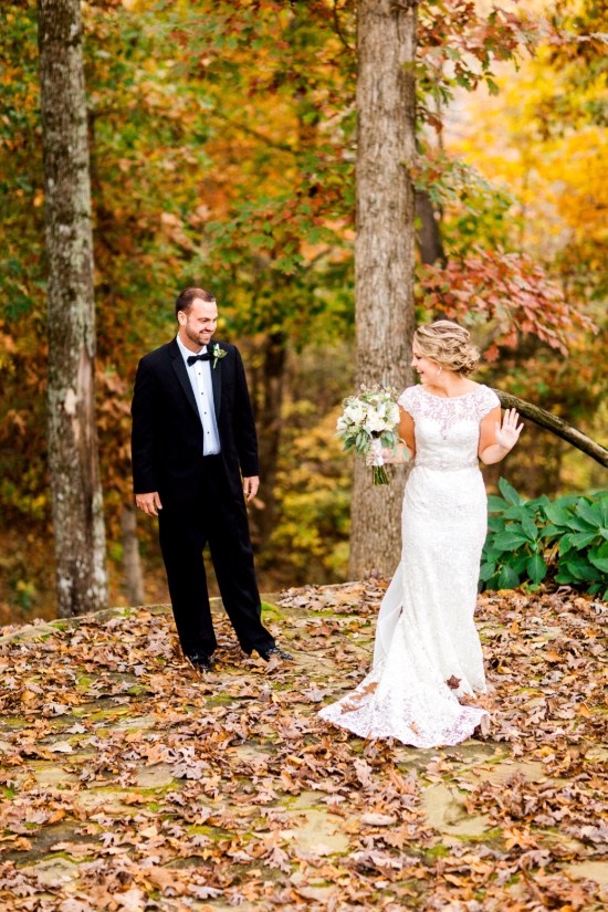 masquerade-black-and-gold-wedding