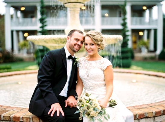 masquerade-black-and-gold-wedding