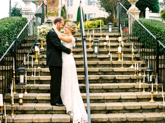 masquerade-black-and-gold-wedding