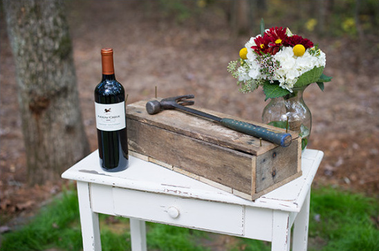 wine wedding ceremony @weddingchicks