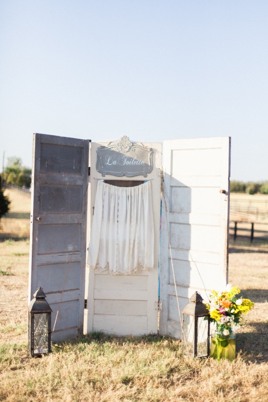 beautiful-be-yourself-barn-wedding