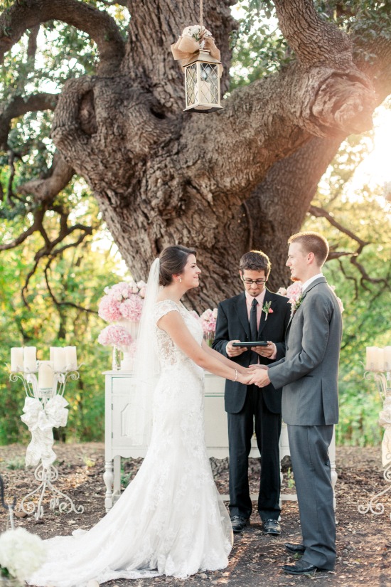 beautiful-be-yourself-barn-wedding