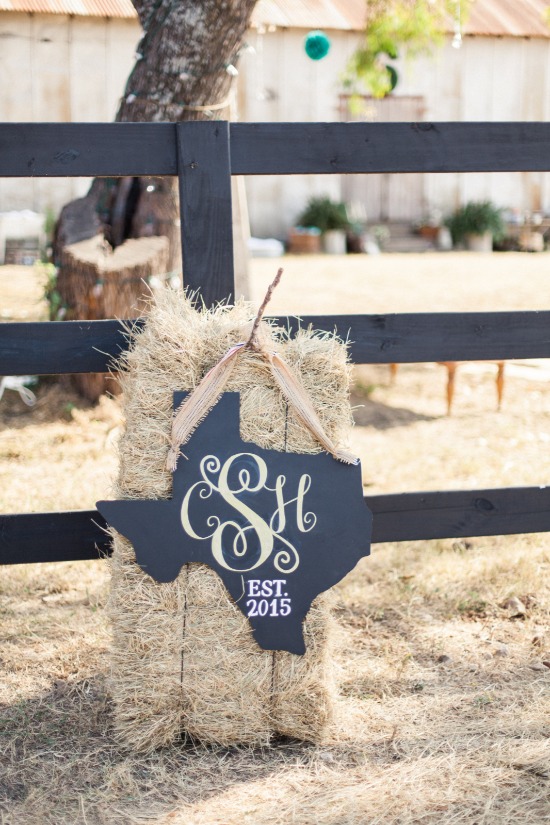 beautiful-be-yourself-barn-wedding