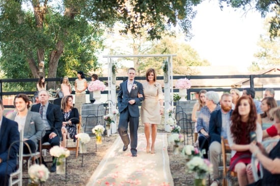 beautiful-be-yourself-barn-wedding