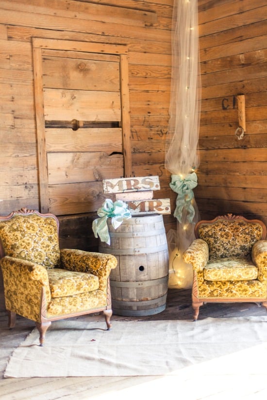 beautiful-be-yourself-barn-wedding