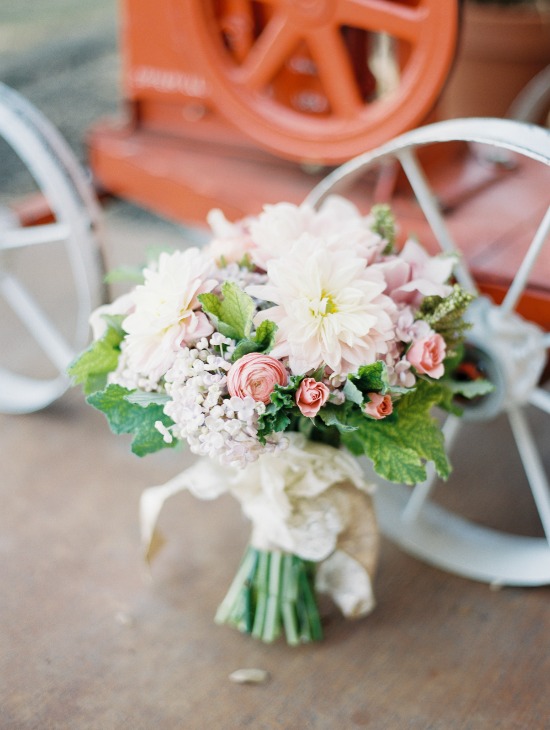 beautiful-be-yourself-barn-wedding