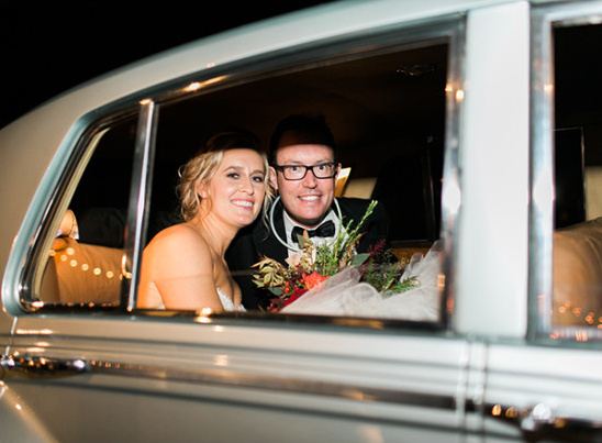 reception getaway car @weddingchicks