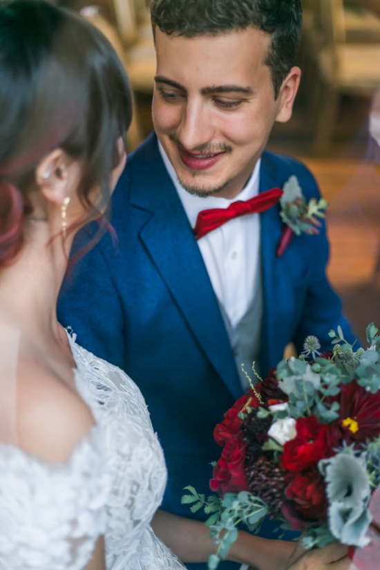 shades-of-blue-and-red-wedding