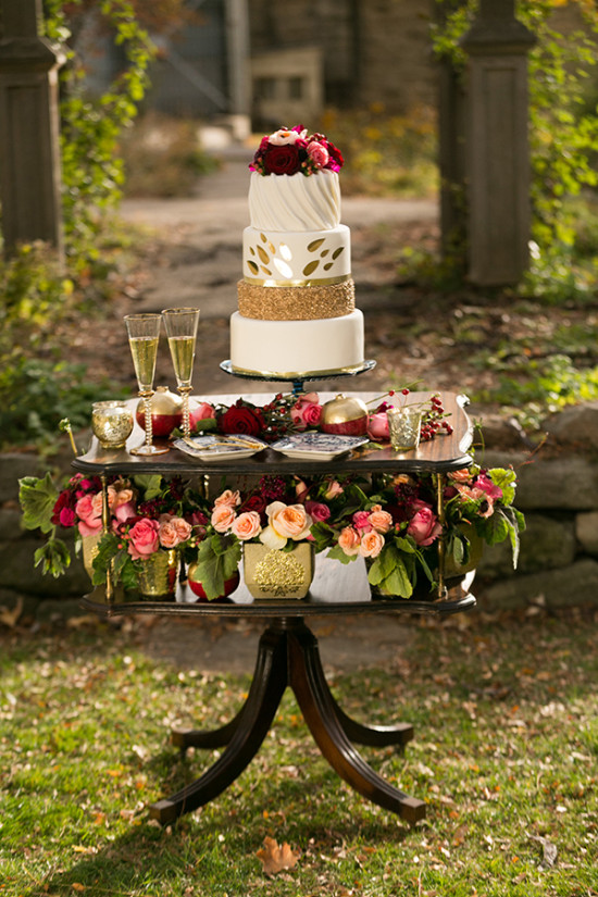 blush creek vintage rentals cake table