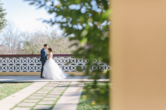 charming-pink-and-white-wedding