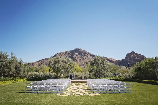 pink-and-white-classic-outdoor-wedding