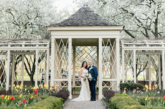 gold-white-and-navy-glam-wedding