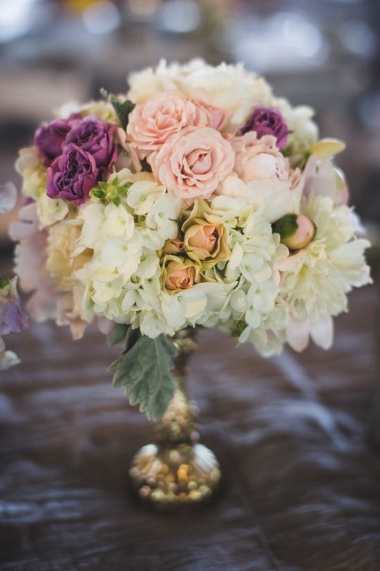 stylish-rustic-purple-and-white-wedding