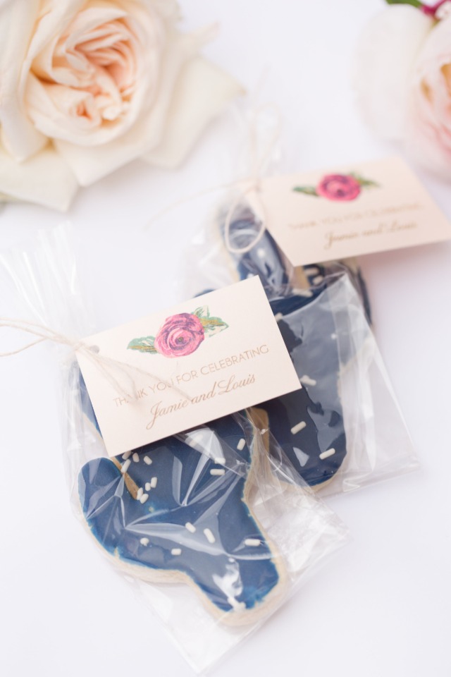 cute wedding cookie favors