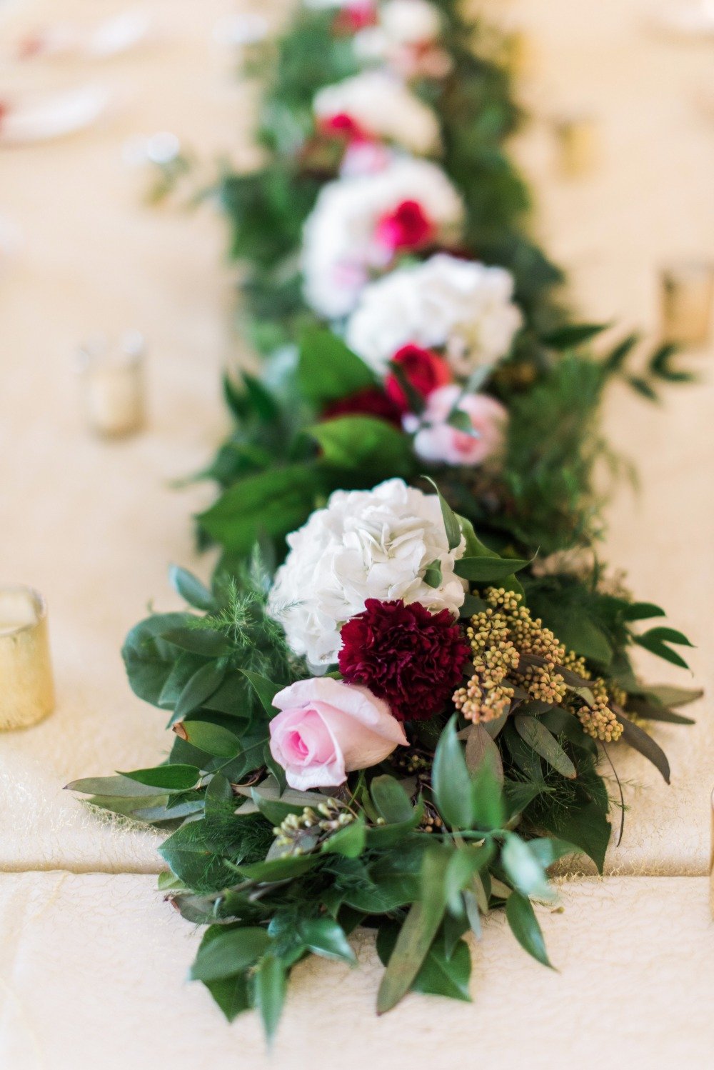 chic-maroon-and-gold-texas-wedding