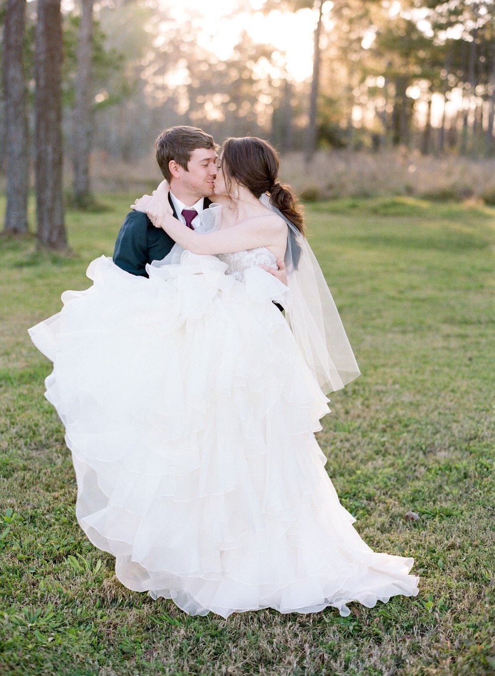 chic-maroon-and-gold-texas-wedding