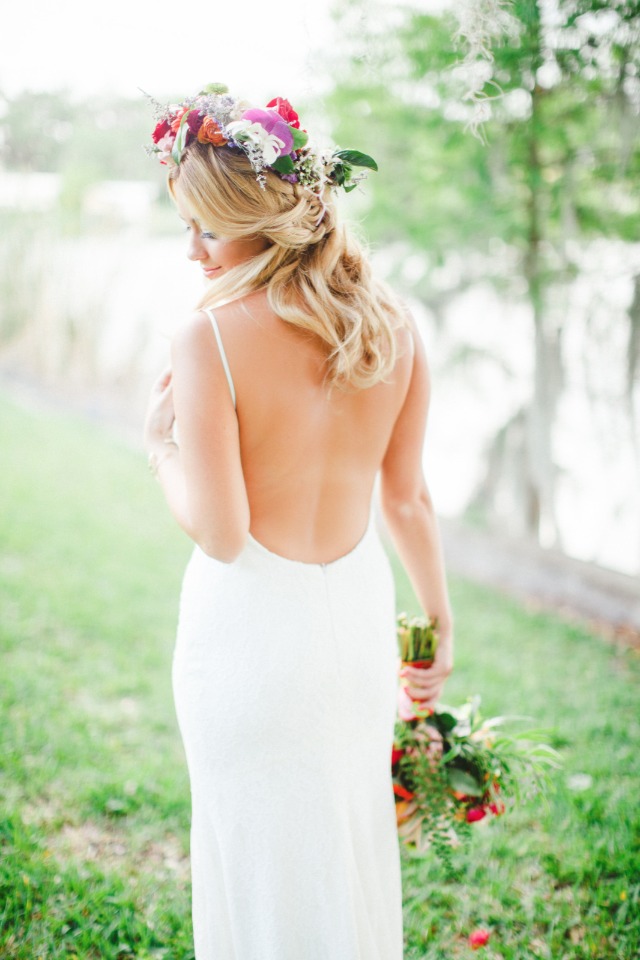 backless wedding dress