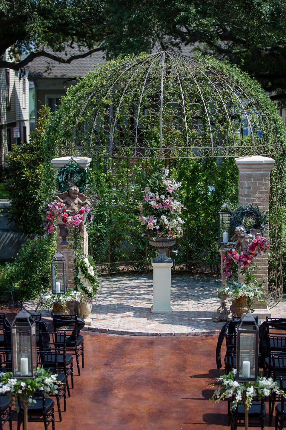 Outdoor ceremony arbor