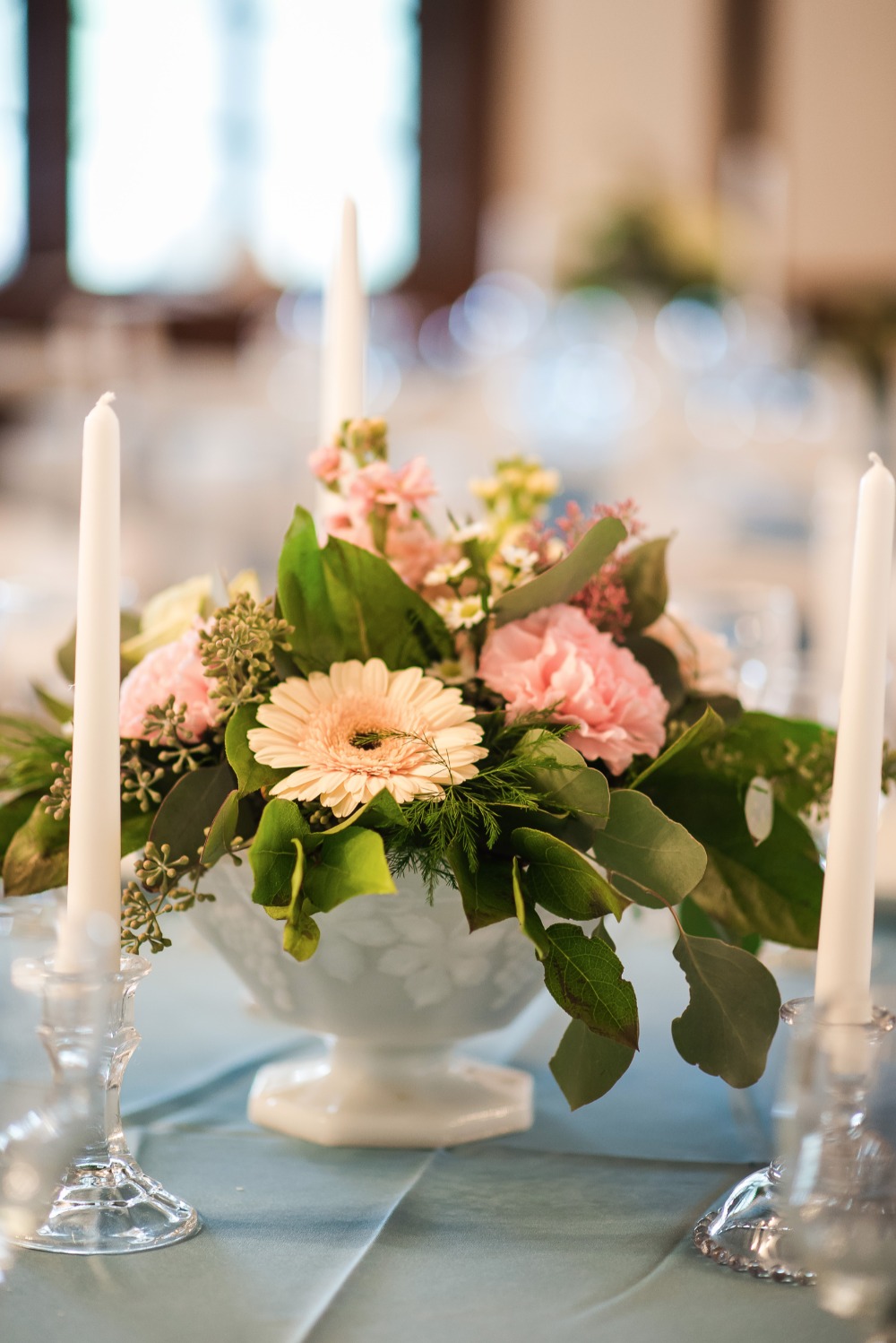 Simple floral centerpiece