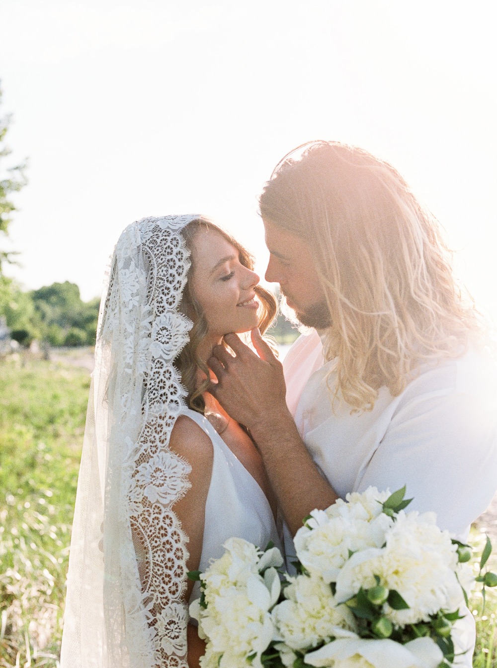 Beautiful lace veil detail