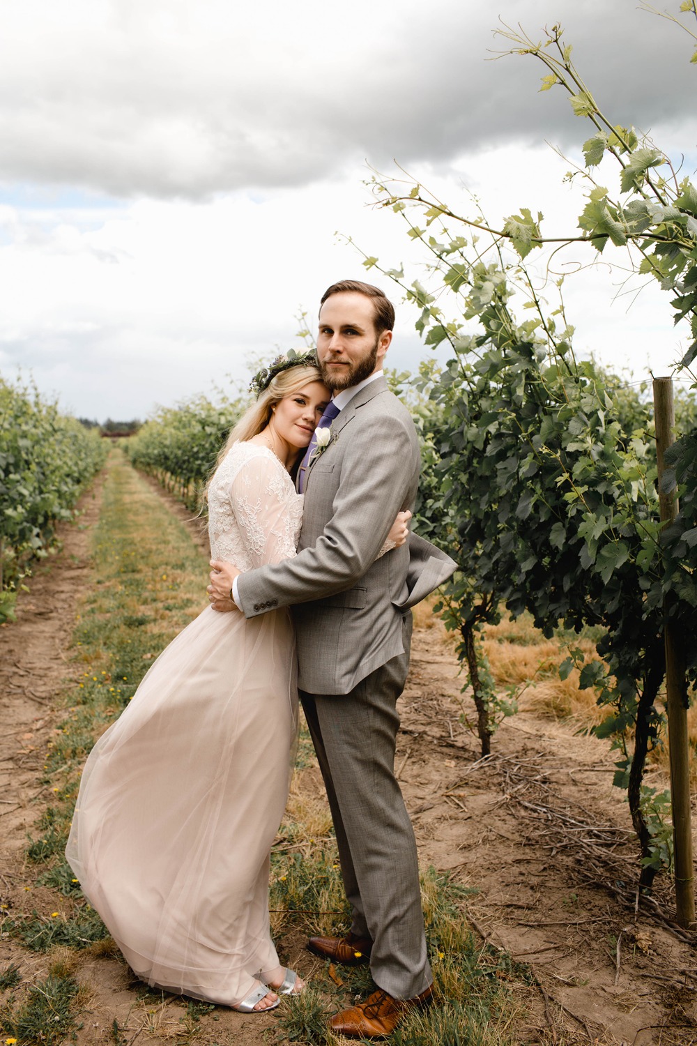 Gorgeous vineyard photo idea