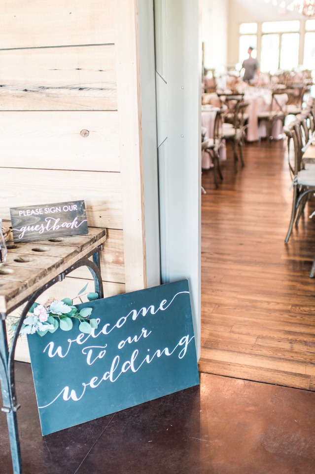 Welcome wedding sign