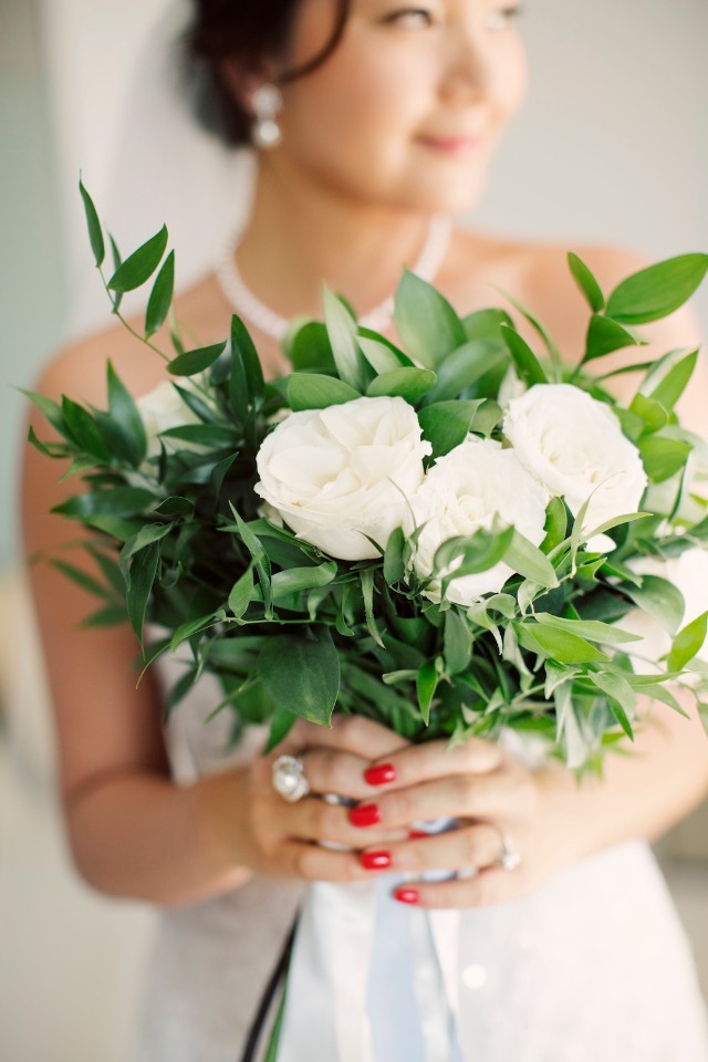 white and green wedding bouquet