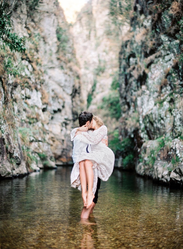 wedding kiss in Brazil