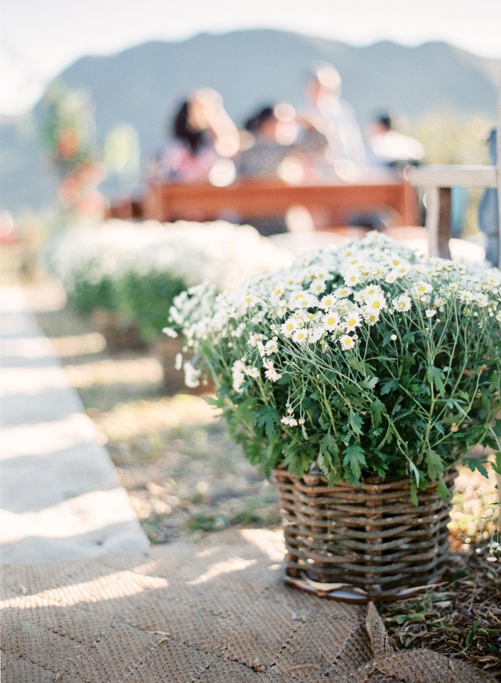 baskets of flowers for your wedding aisle