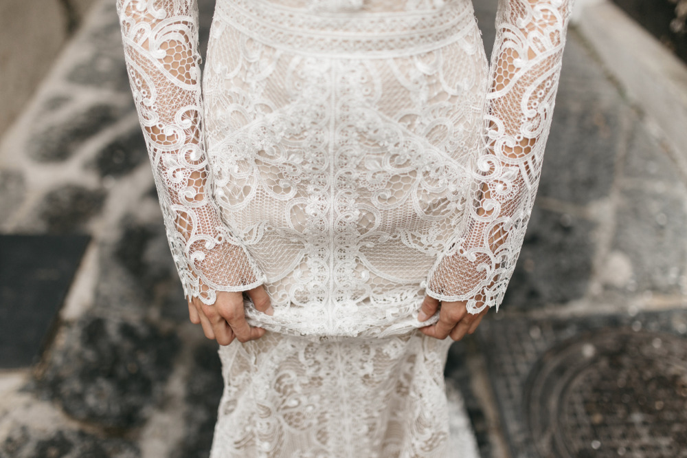 long sleeve lace wedding dress