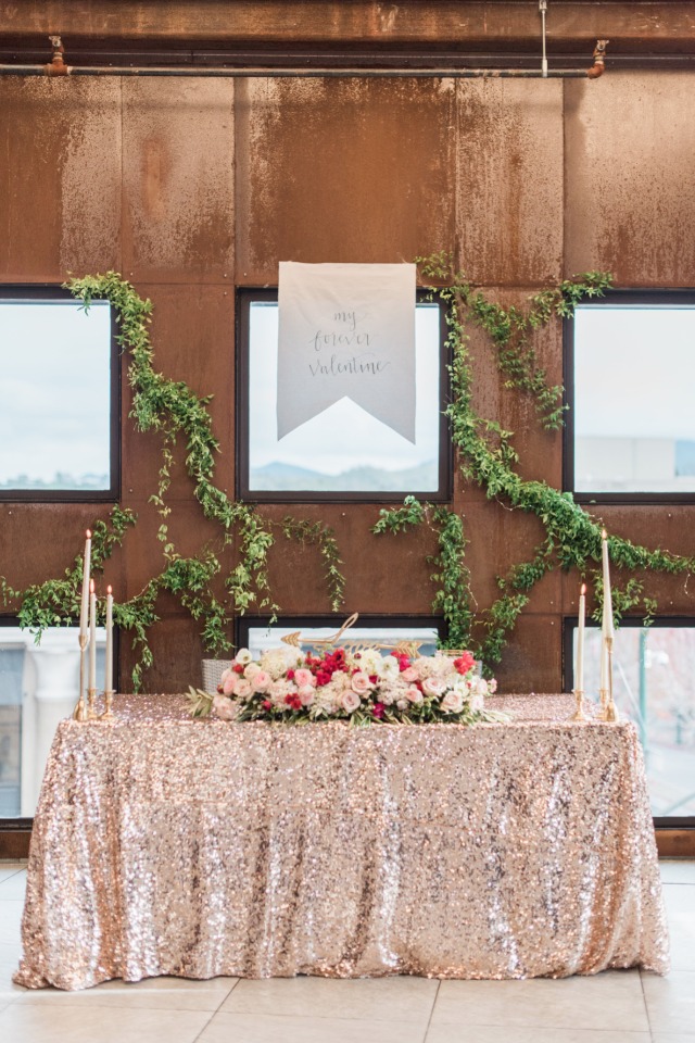 Romantic sweetheart table idea