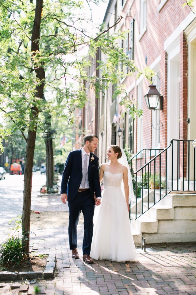 wedding photos in historical Philadelphia