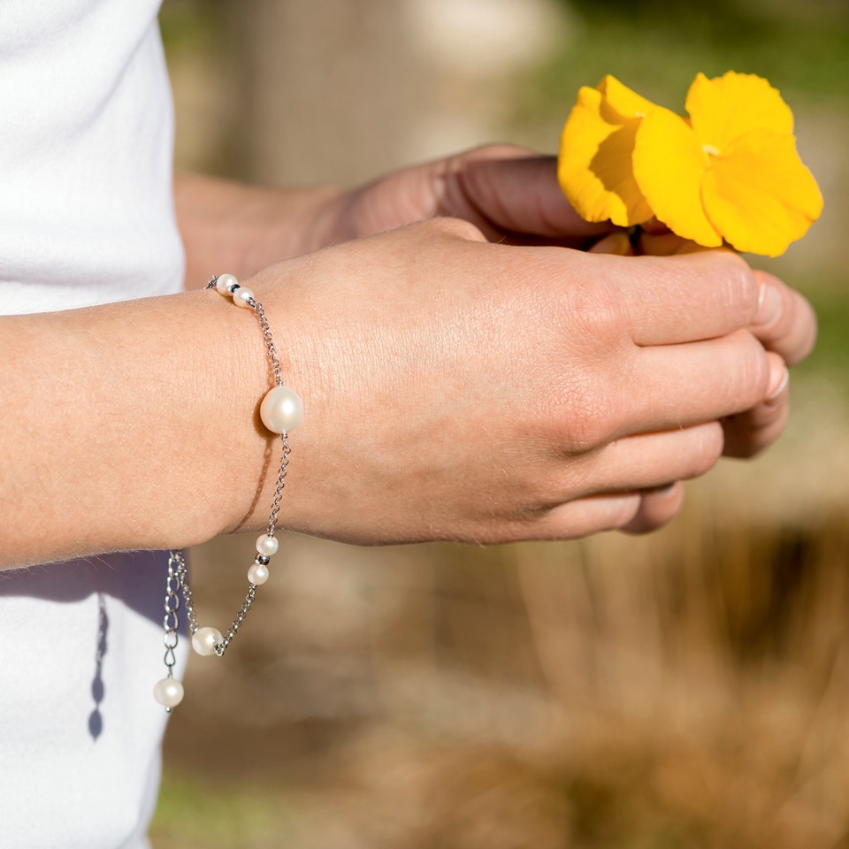 Freshwater pearl bracelet from Shane Co.