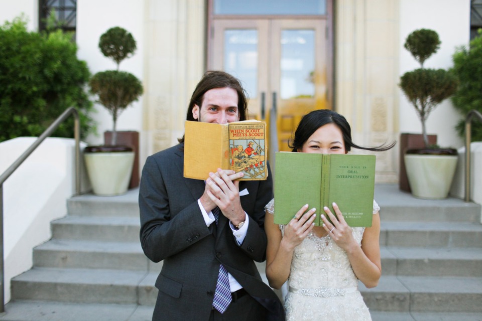 peek a boo wedding photo