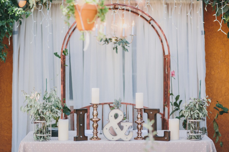 Vintage boho sweetheart table