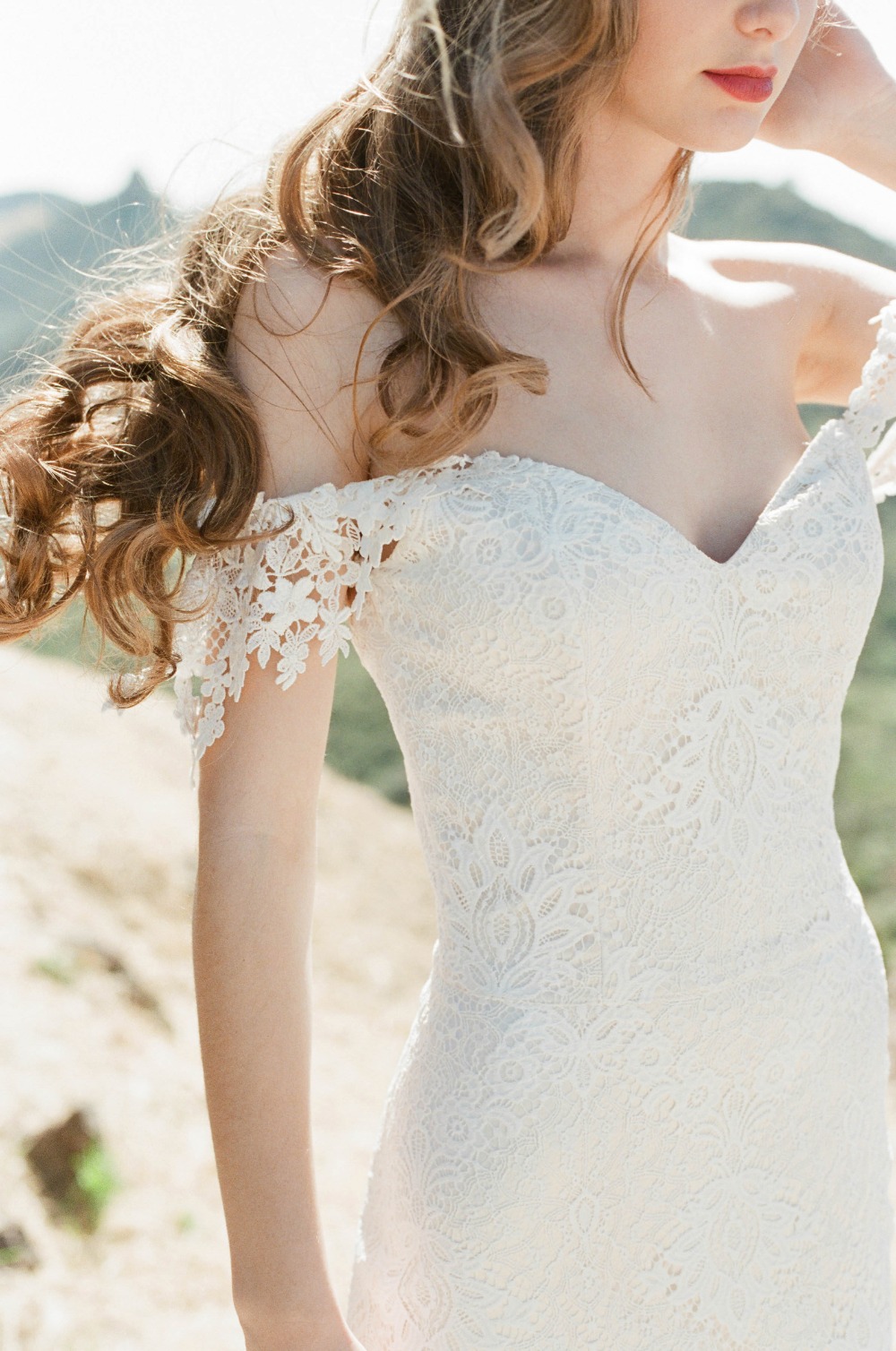 10-wedding-dresses-for-a-winery