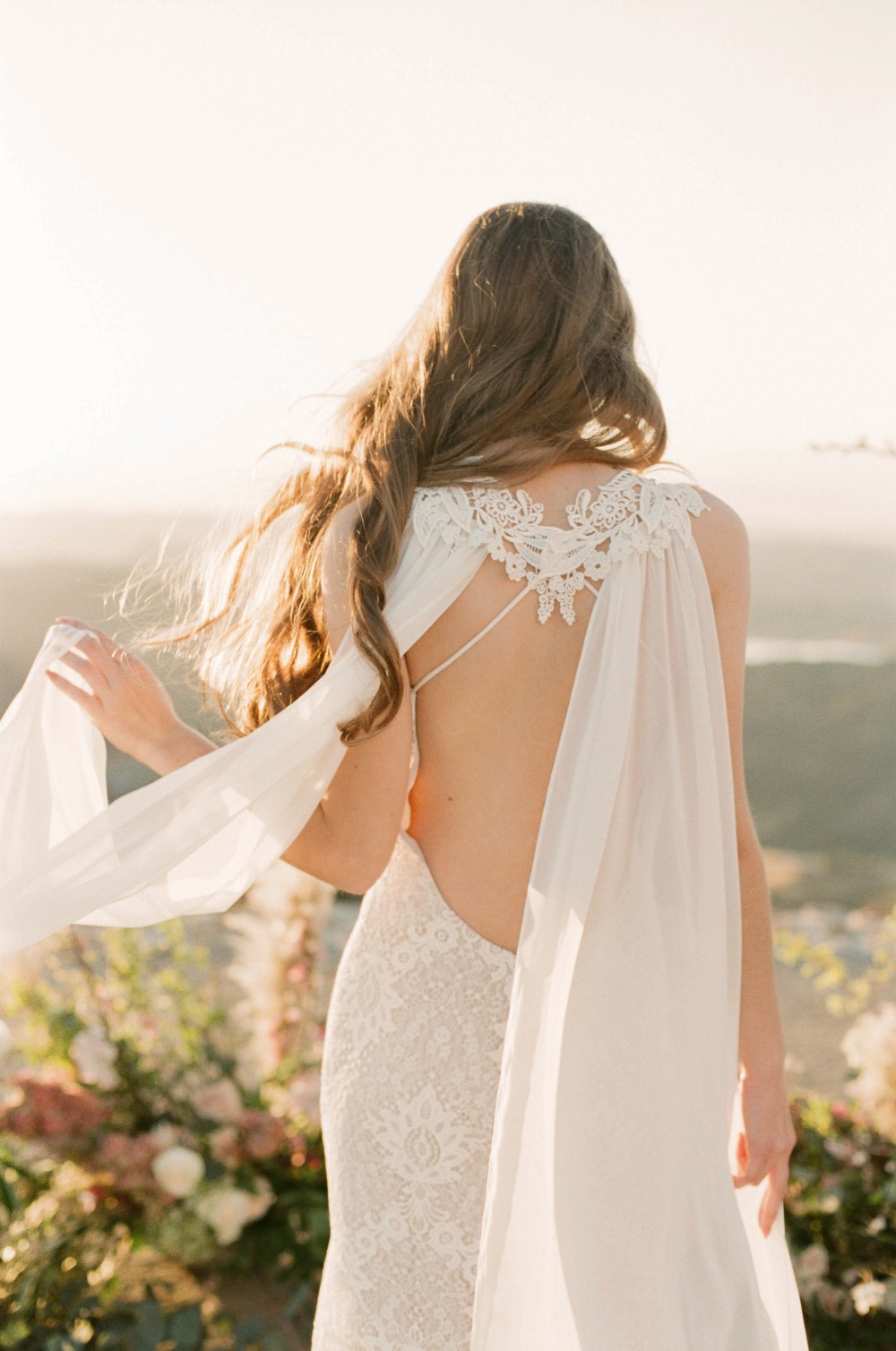 10-wedding-dresses-for-a-winery