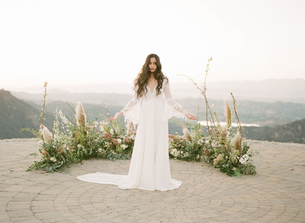 10-wedding-dresses-for-a-winery