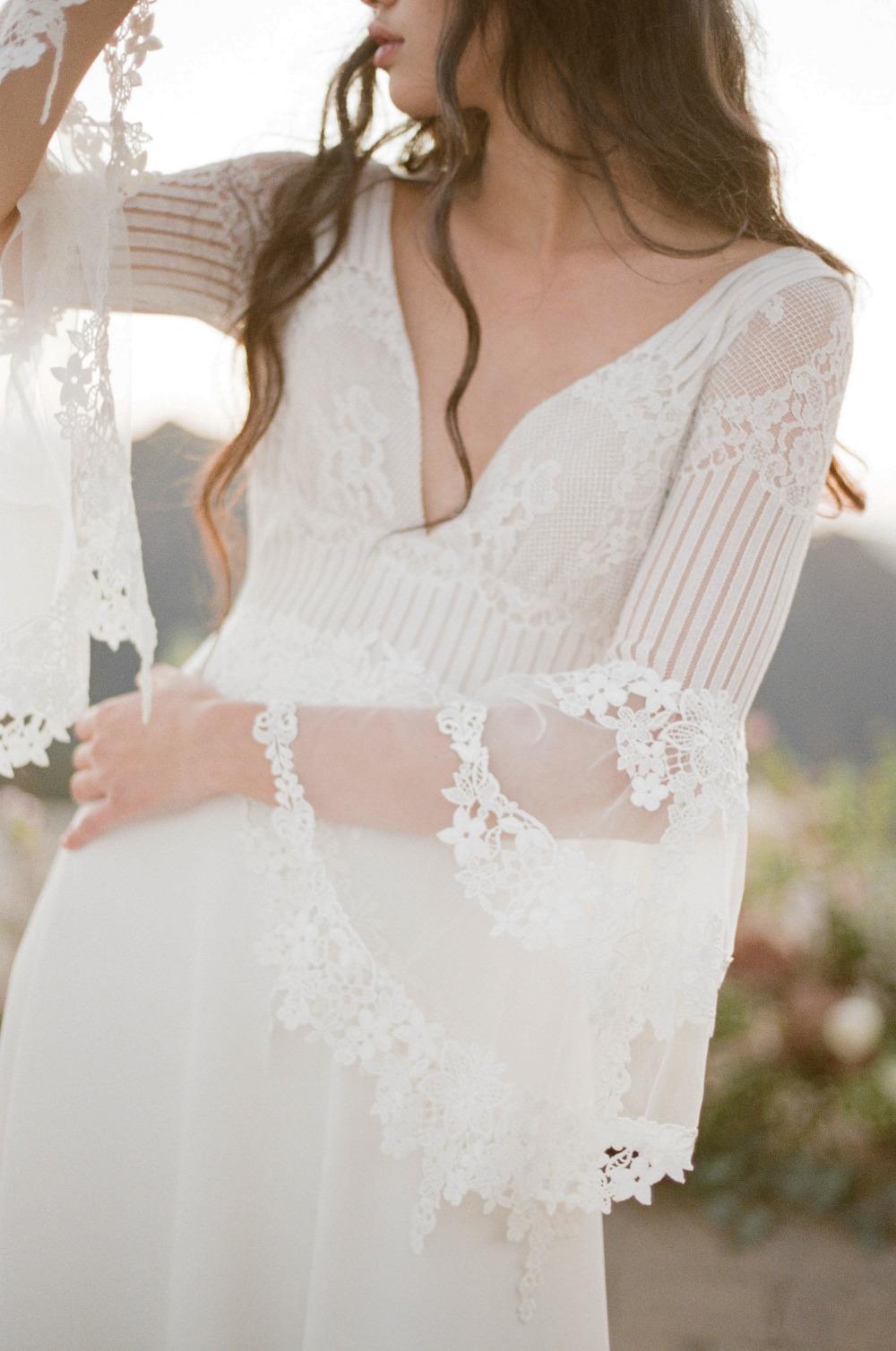 10-wedding-dresses-for-a-winery