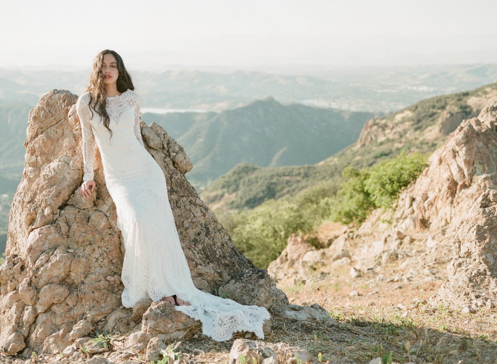 10-wedding-dresses-for-a-winery