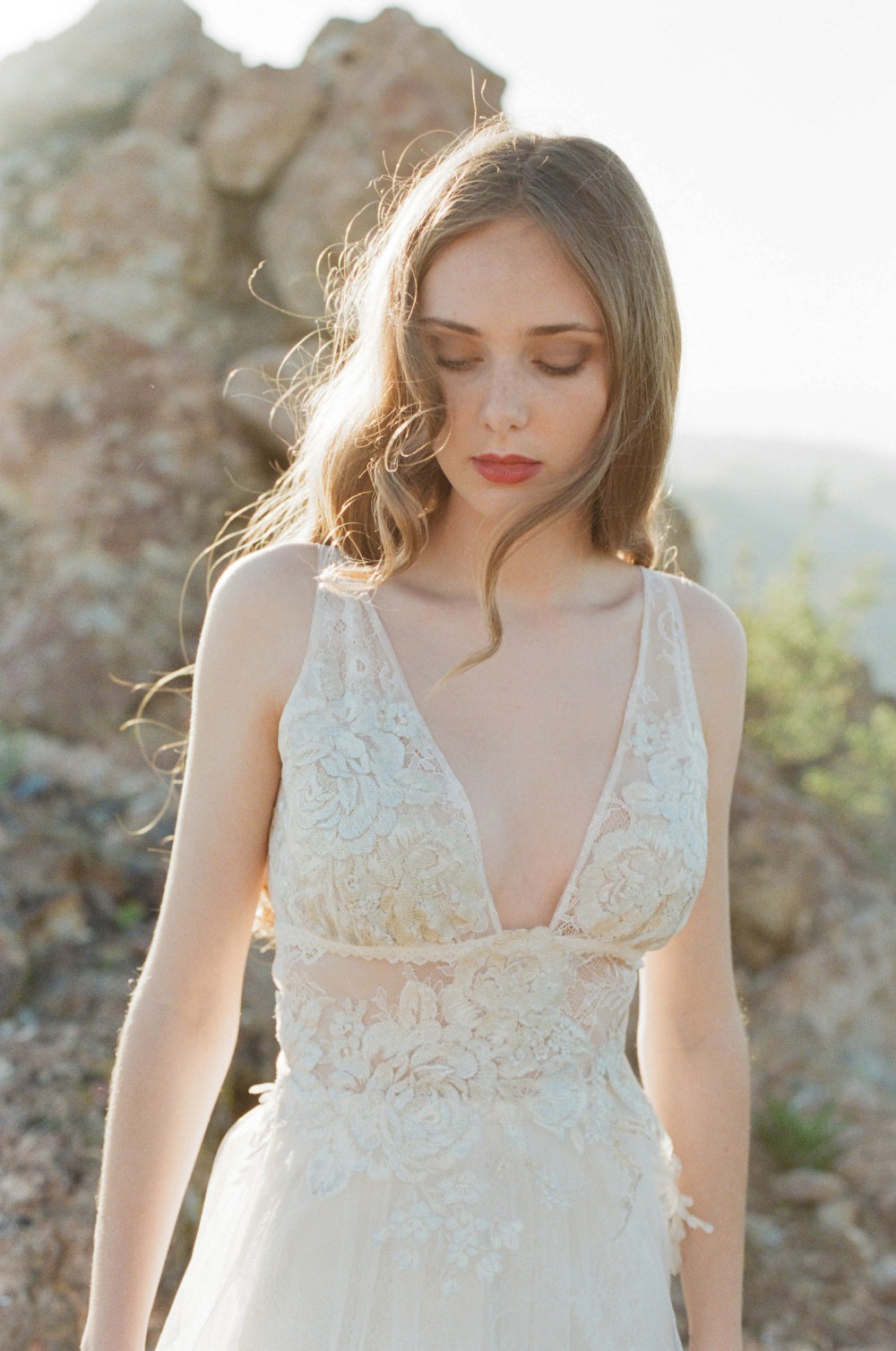 10-wedding-dresses-for-a-winery