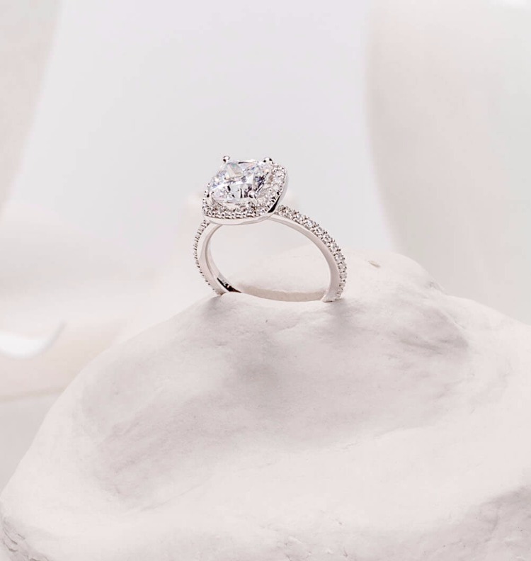 How To Get A Bigger Diamond For Your Engagement Ring From Spence