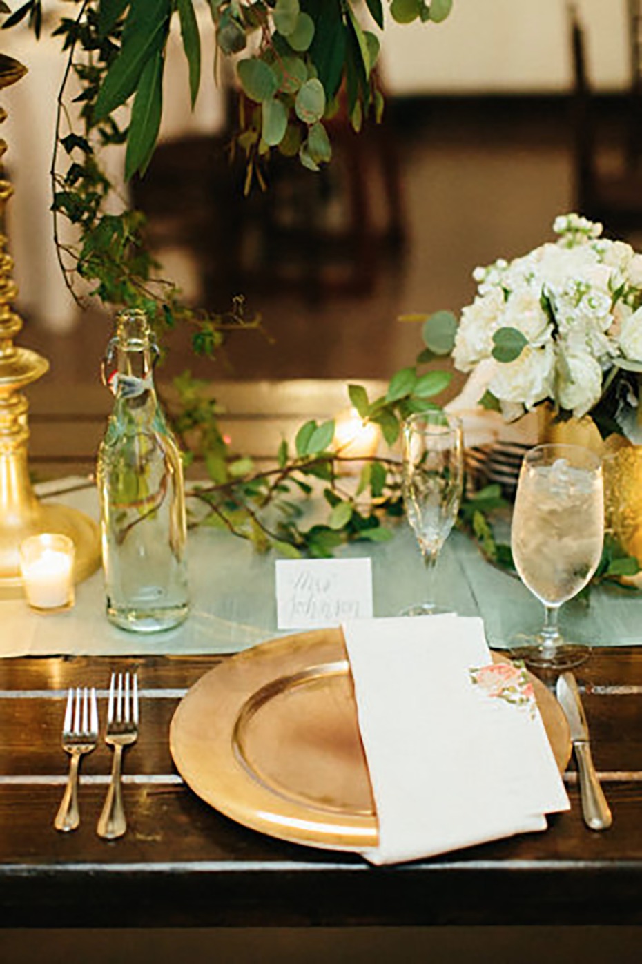 Natural gold and white table setting