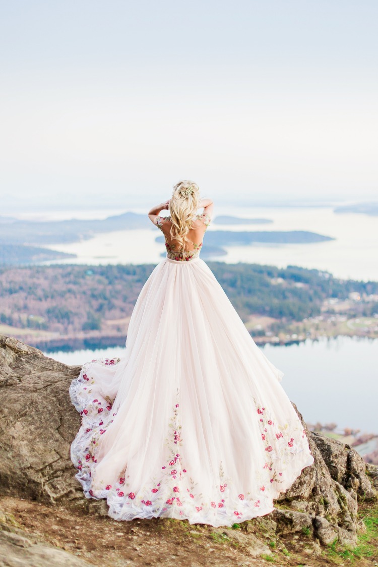 This Pretty Neat Wedding Will Make You Want To Move To The PNW