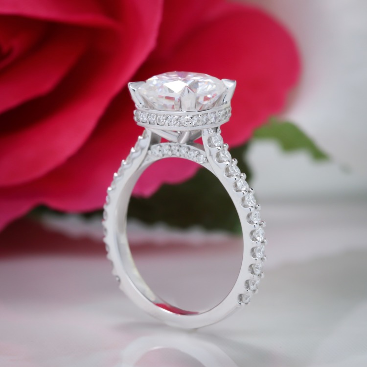 5 Engagement Rings You Would Never Guess Are Moissanite